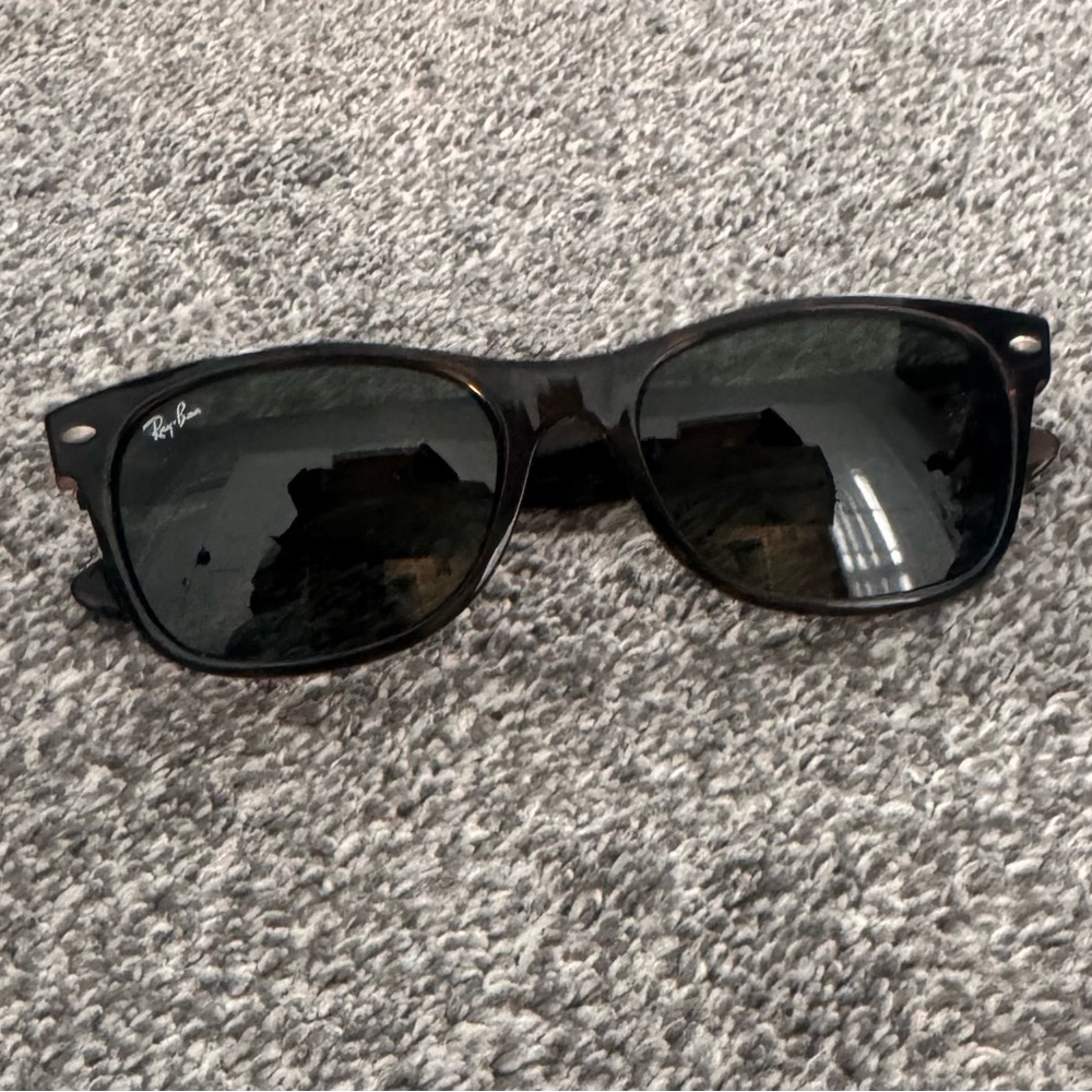 Ray-Ban Tortoise Frame New- Wayfarer Sunglasses